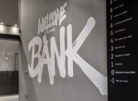 dalla tipografia alla segnaletica, il progetto di brand identity per una no ordinary bank